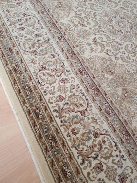 Продается ковер 2*4 в отличном состоянии, 20k