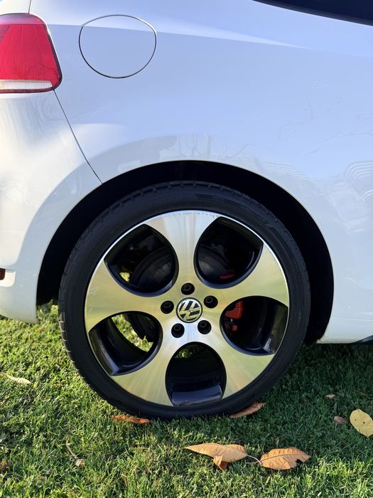 Volkswagen GOLF VI 6 GTI ( DSG, DCC, Dynaudio,  ParkAssist)