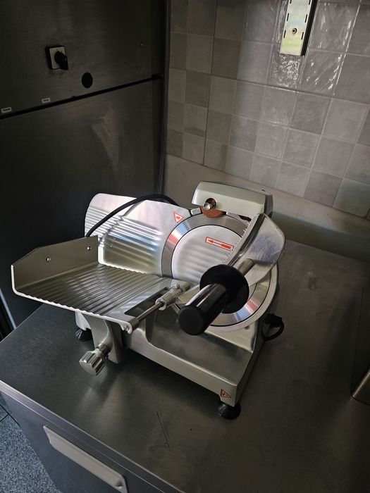 Cuptor Pizza + Echipamente Pizza/ Malaxor /Feliator / Masa Pizza