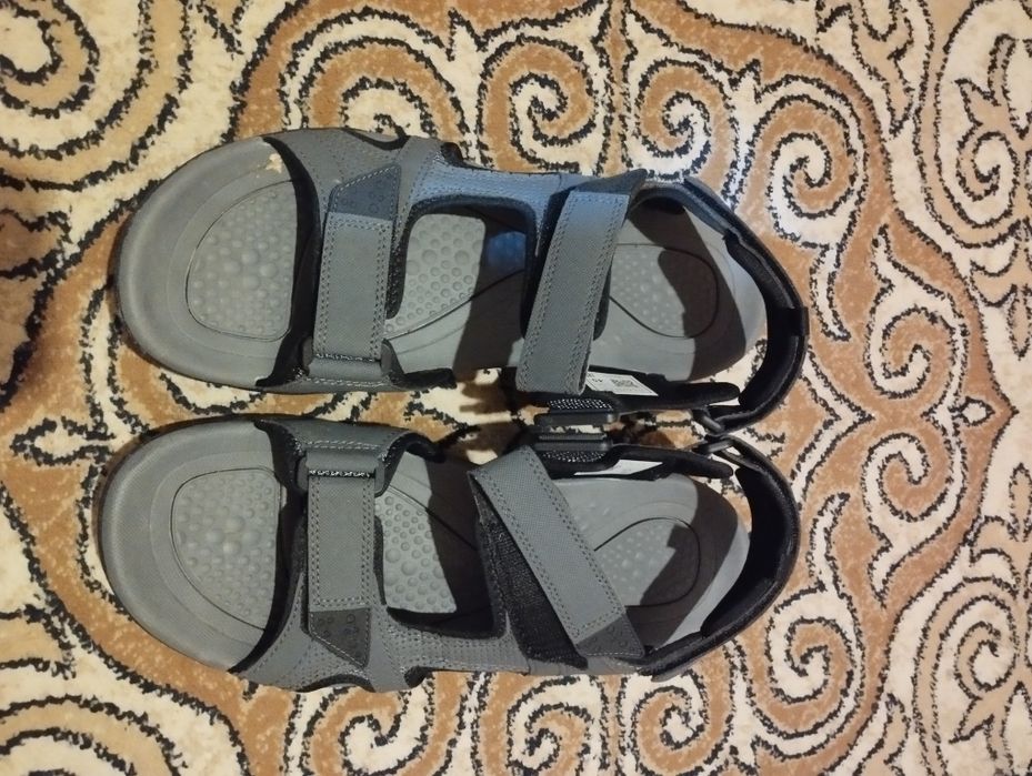 Мужские сандали продам