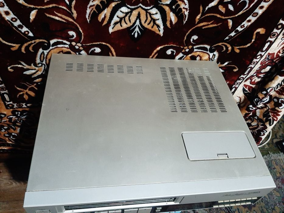 Vând videorecorder fisher în stare bună