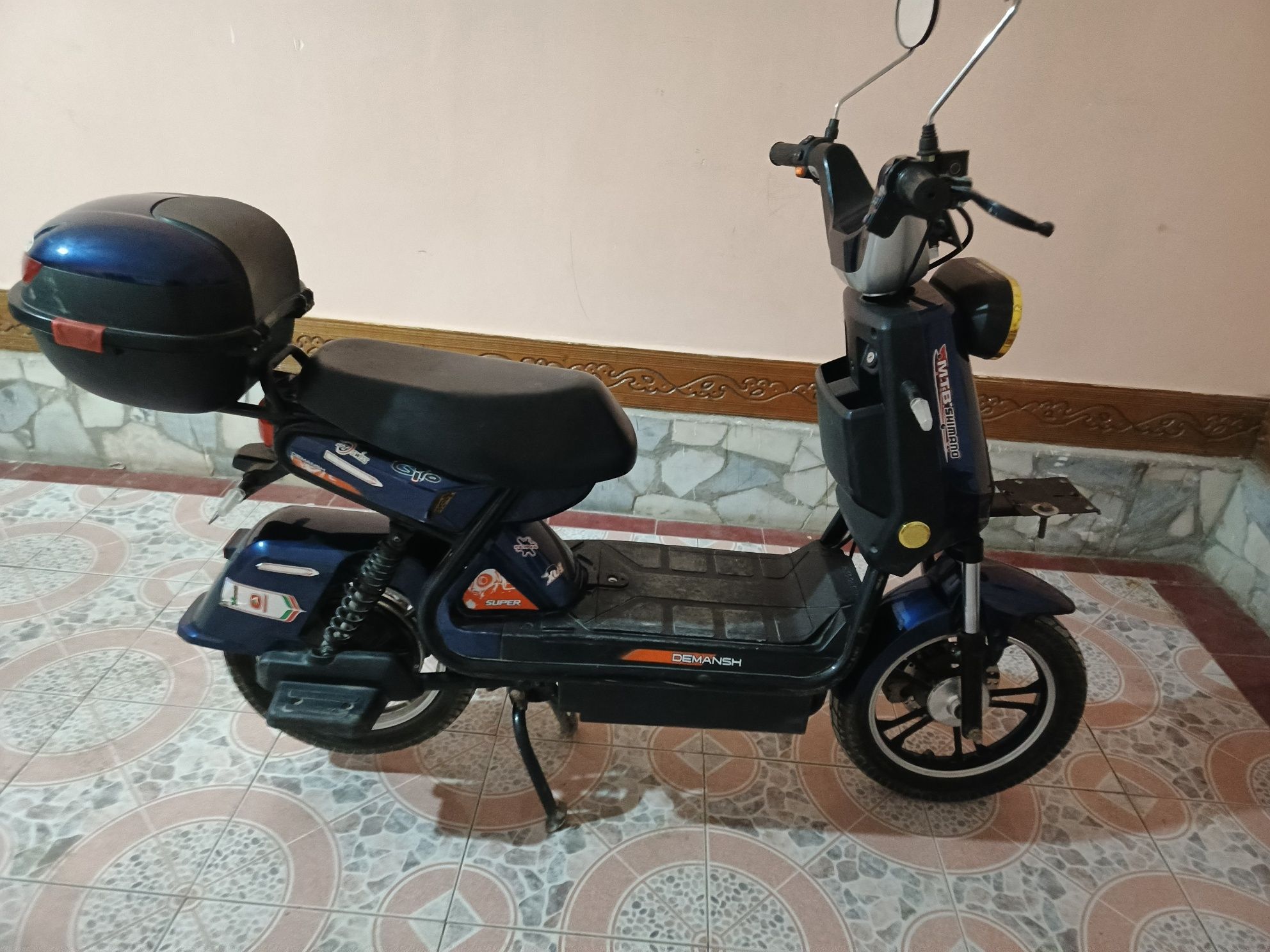 Skuter elektronni