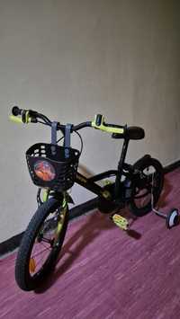 Bicicleta 16" pt copii 4-6 ani, BTWIN 500 Dark Hero, cu accesorii