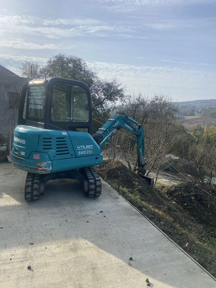 inchiriez miniexcavator 2,7 t