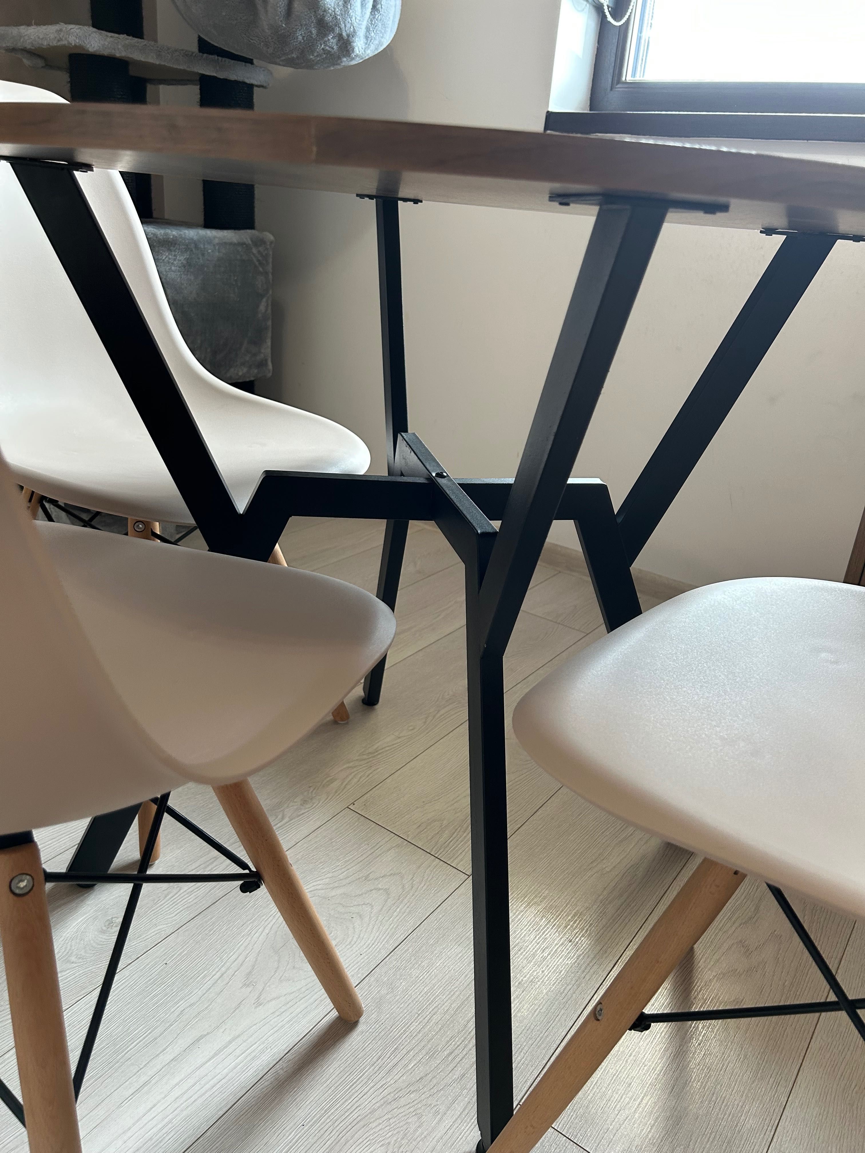 Masa dining cu 3 scaune incluse