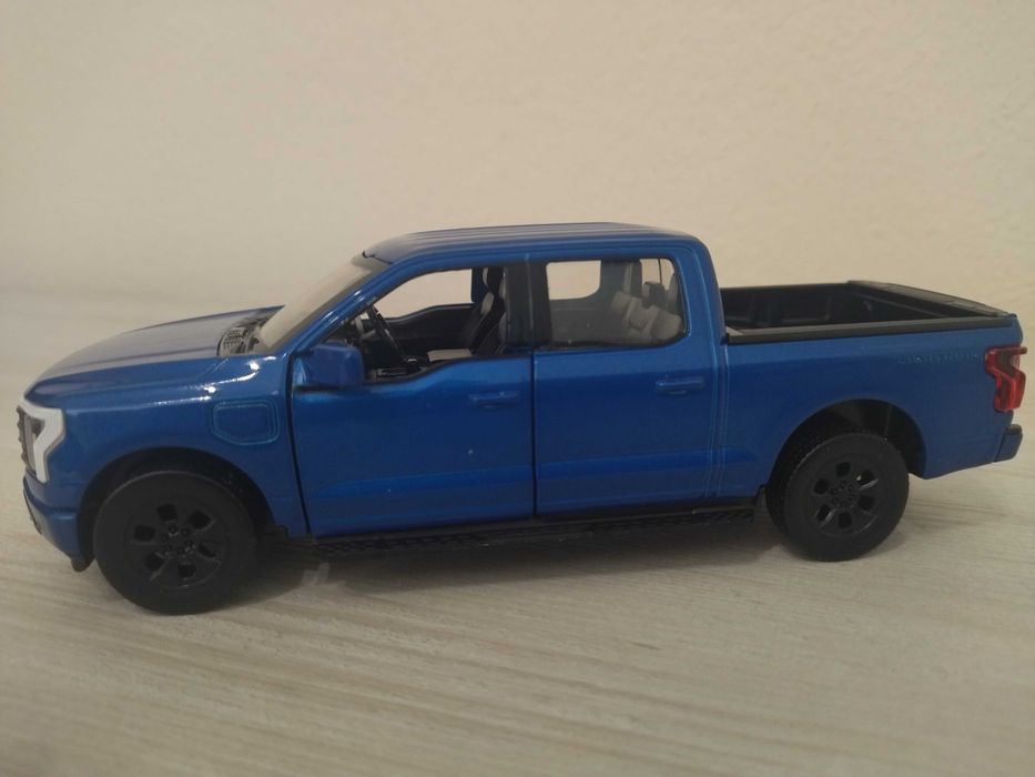 Метална количка Ford F- 150 !!!