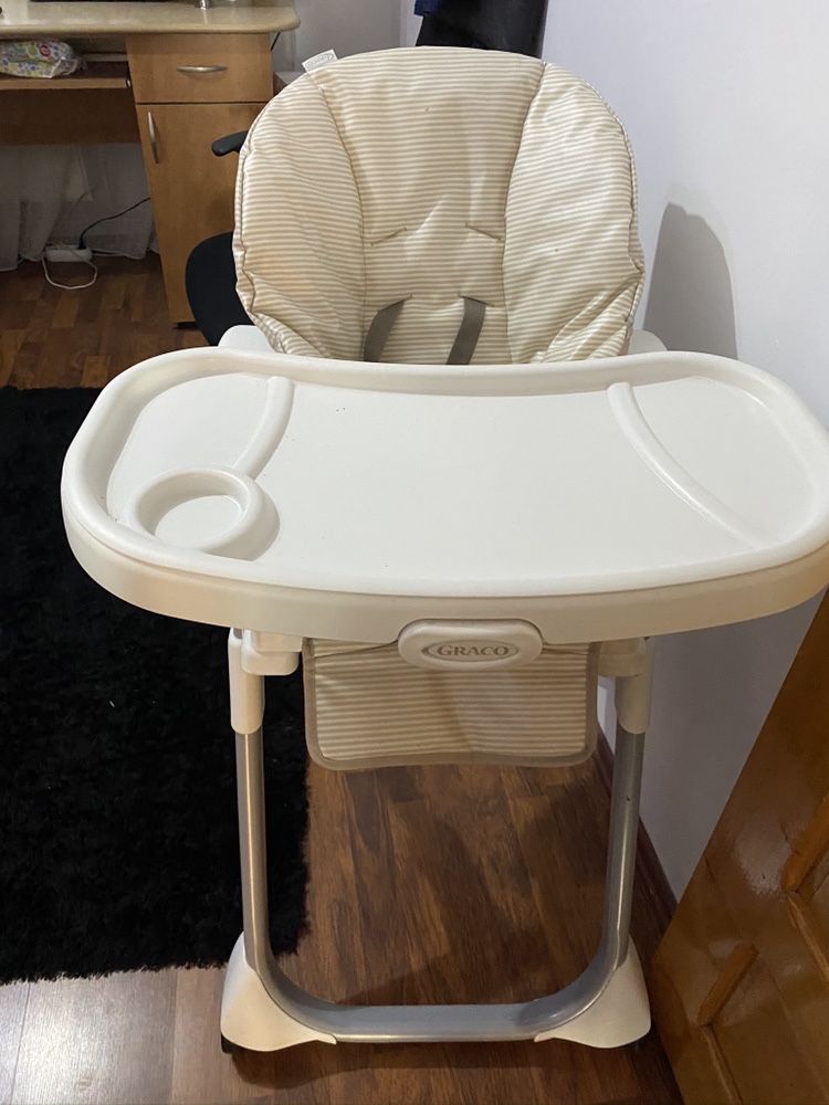 Scaun de masa pentru bebelusi
