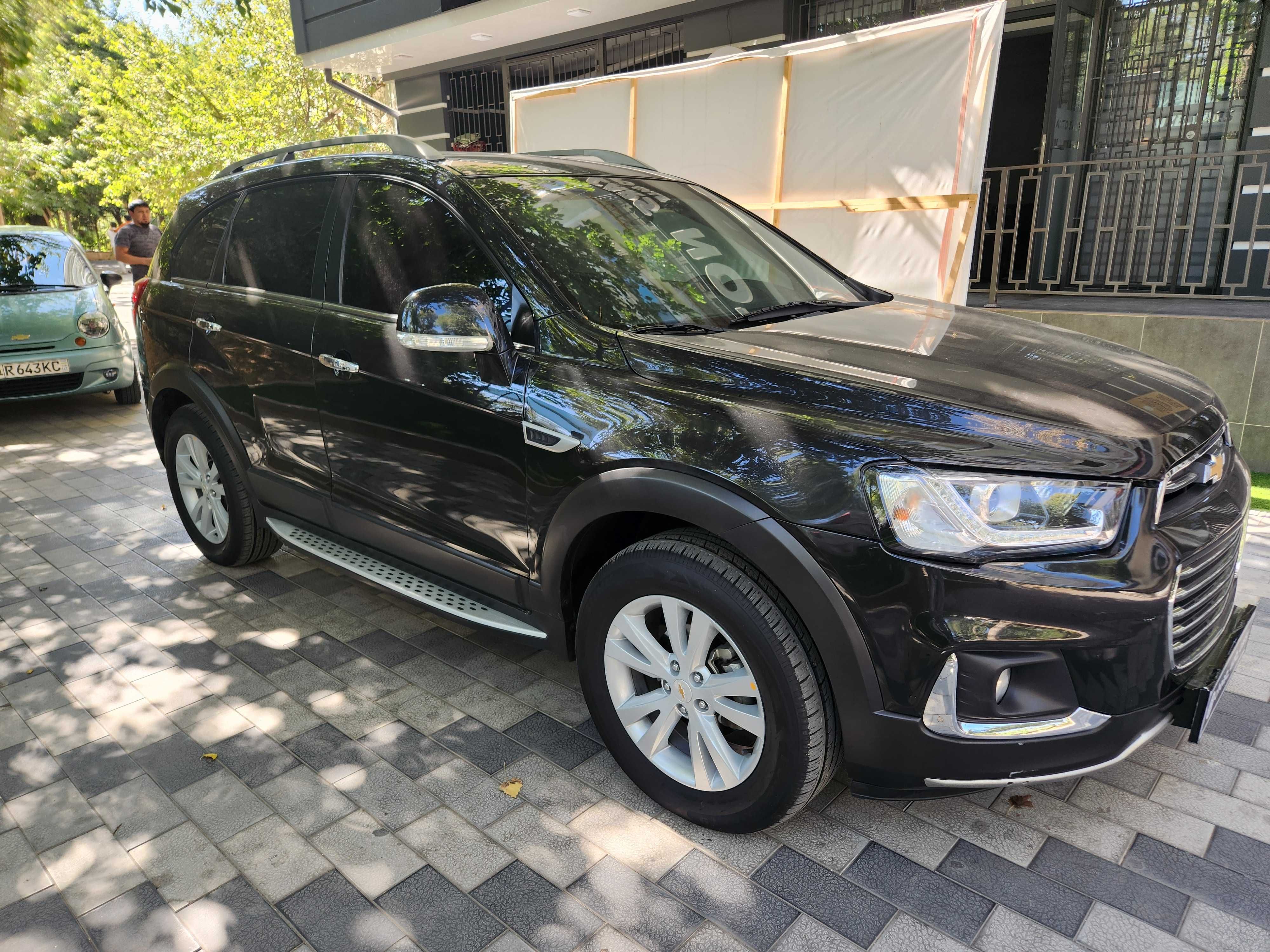 Chevrolet Captiva 2013, 3/4 qilingan