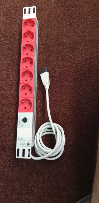 Prelungitor cu 7 prize, Rittal, 10A, Rosu/Alb