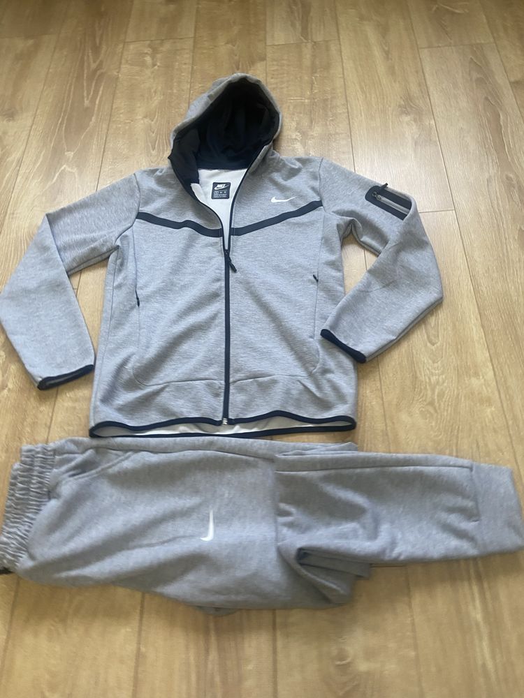 Trening Tech Fleece Nike marimea XXL