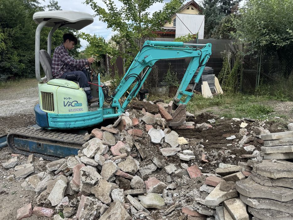 Inchiriez mini escavator