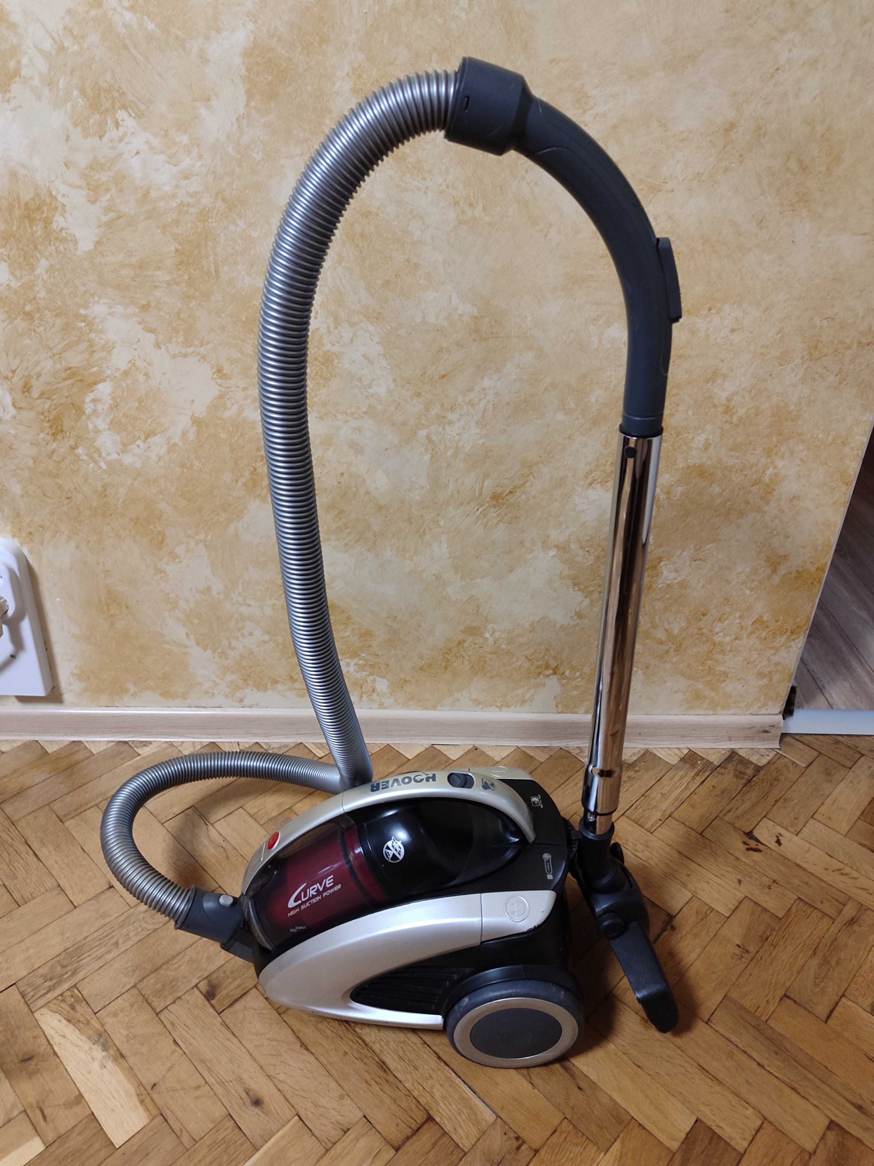 Прахосмукачка Hoover Curve CU71 700W