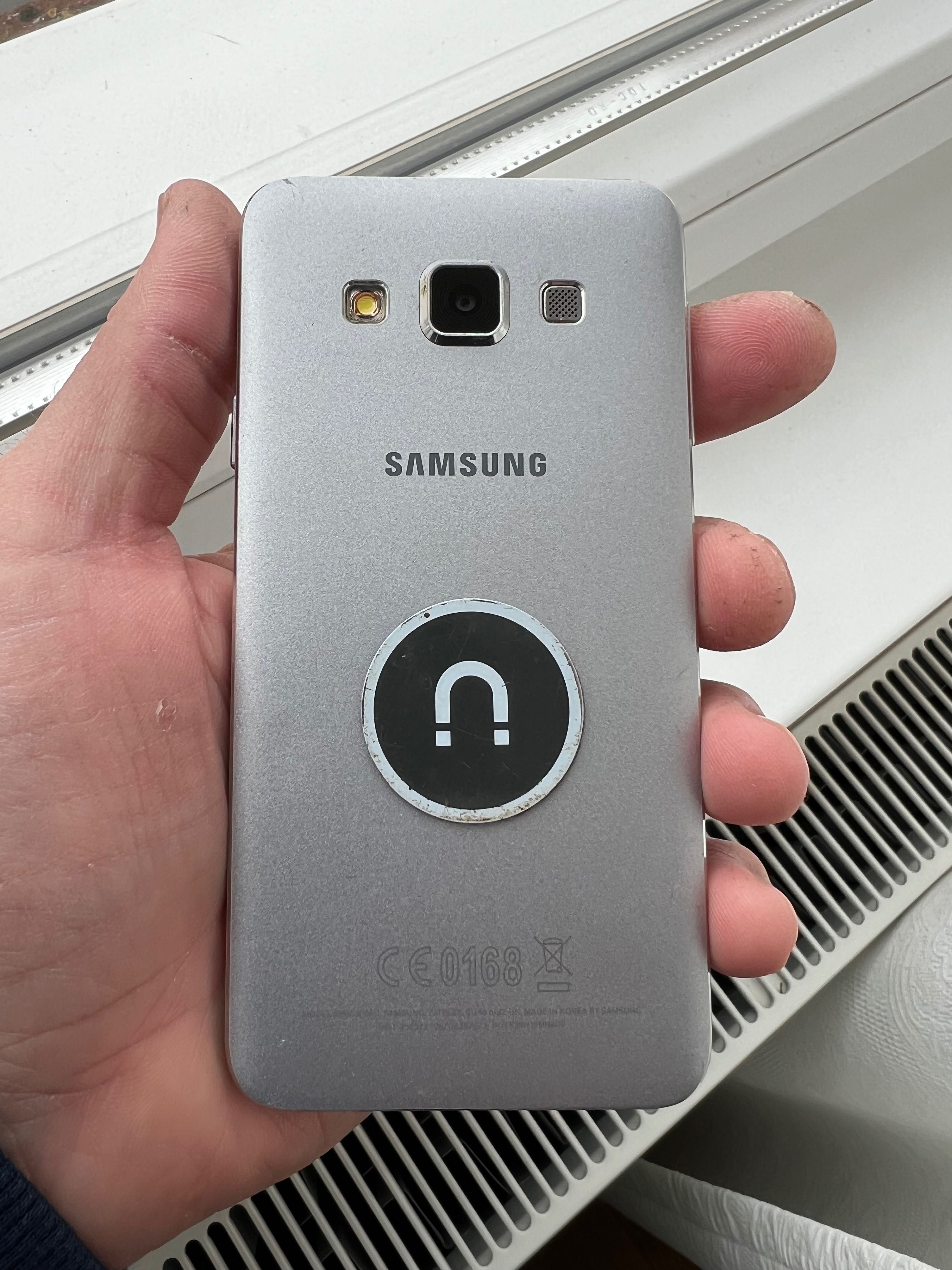 samsung A3 silver