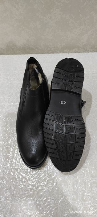 Продам мужскую зимнию обувь