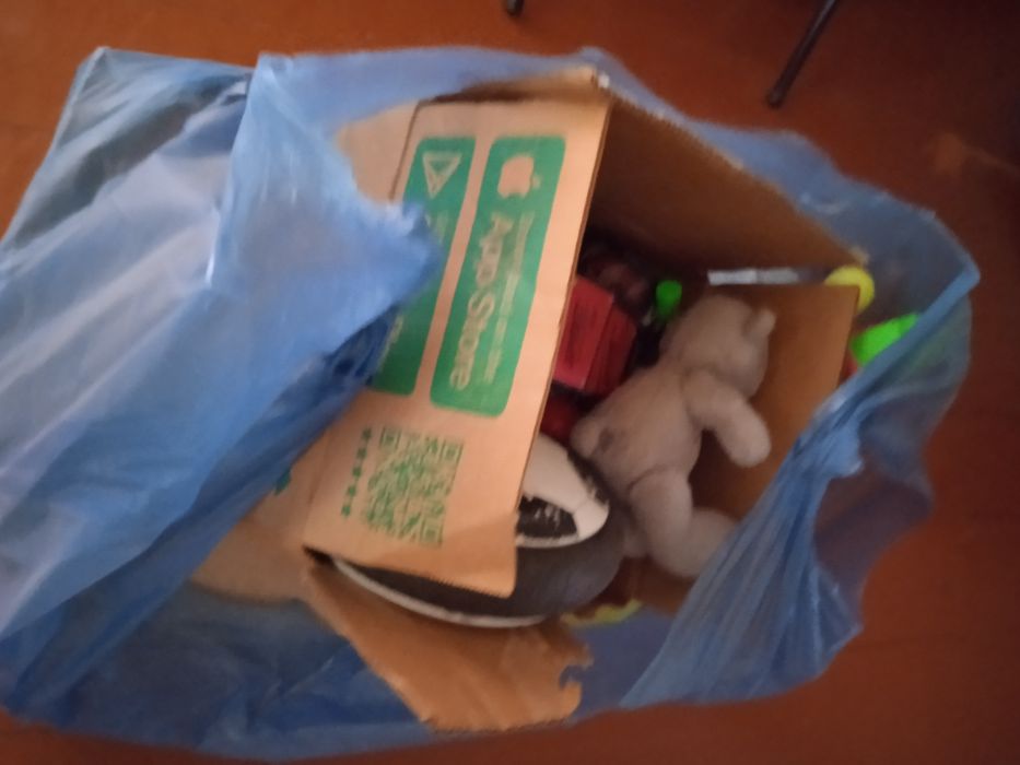 Продам игрушки, их много, разные и Лего есть