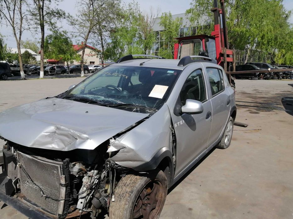Dezmembram Dacia Sandero