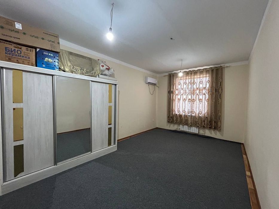 Shahar markazidan uy sotiladi