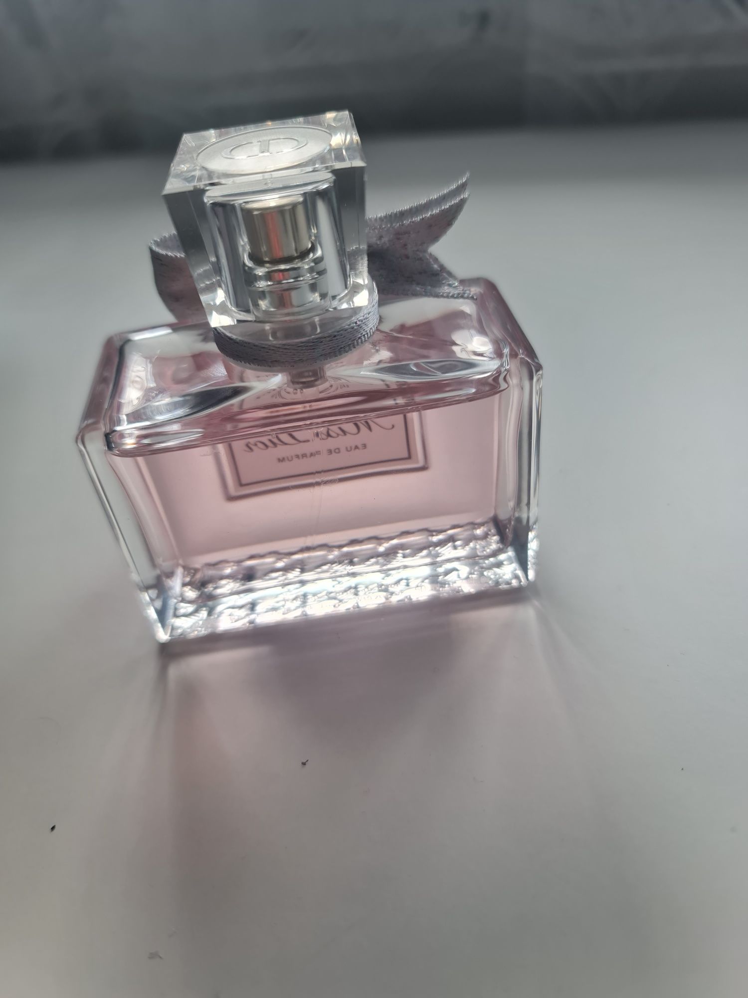 Apa de parfum Miss Dior
