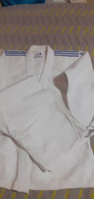 Кимоно для дзюдо без пояса.