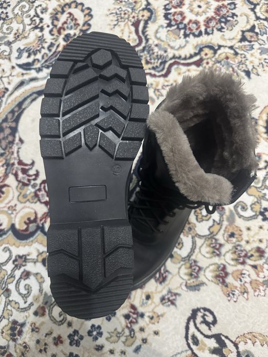 Продам зимнюю обувь 42 размера