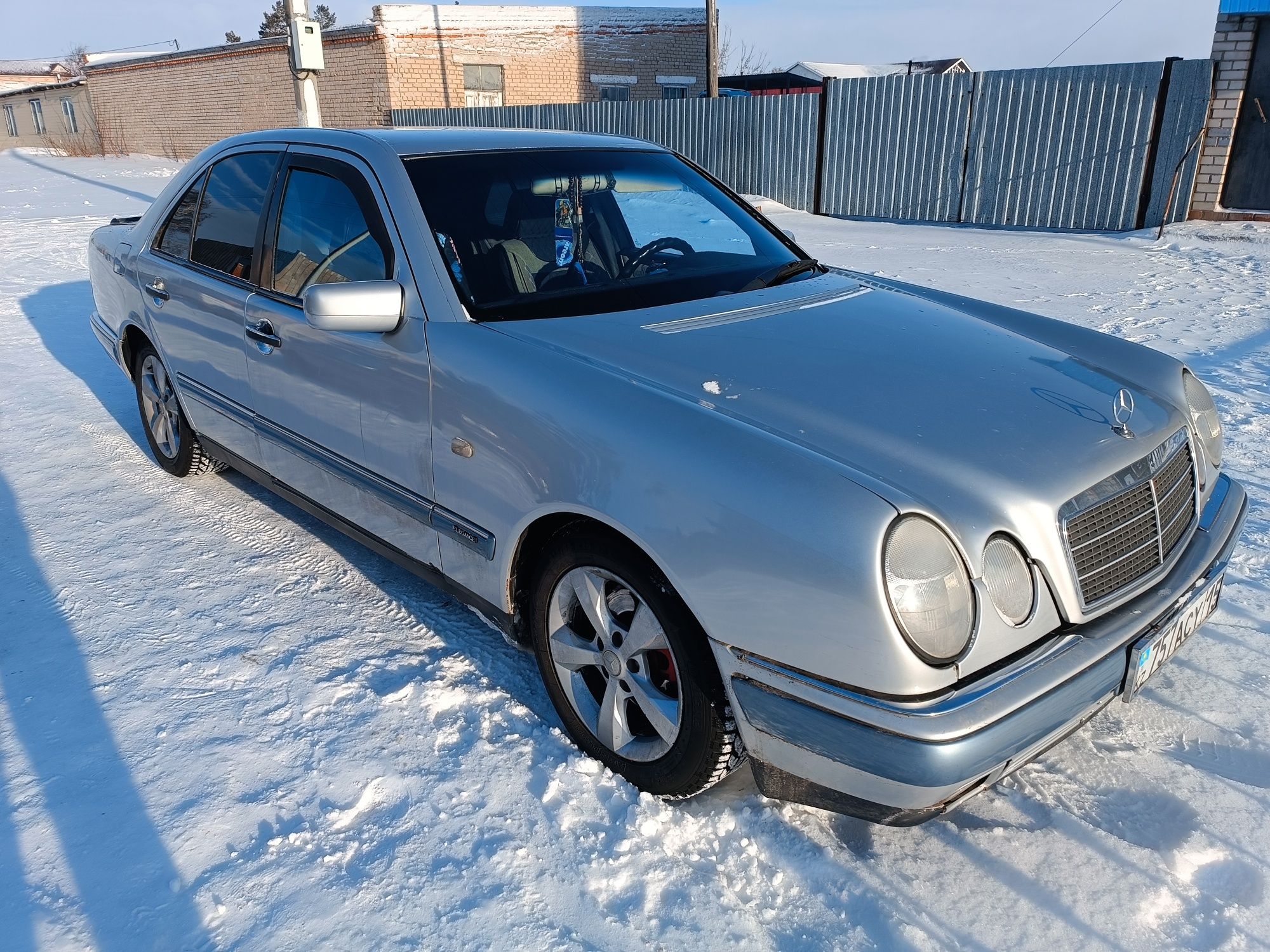 Продам Мерседес w210 e230