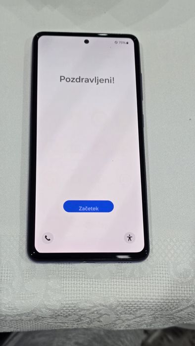 Samsung a52s 5g 128gb без гаранция с леки външи драскотини.