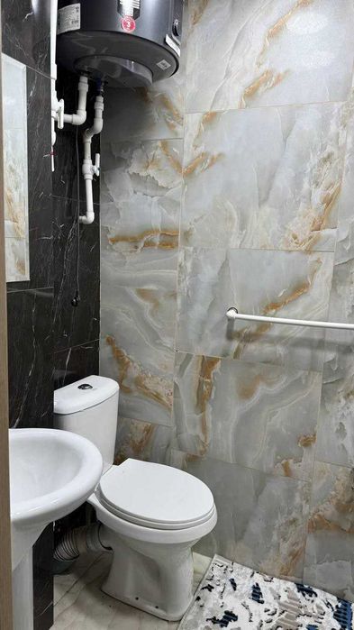 2 хоналик квартира 4 этаж  критый, бухоро савдо мажмуаси