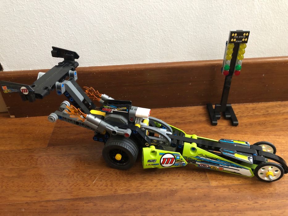 LEGO Technic - Dragster 42103, 225 piese