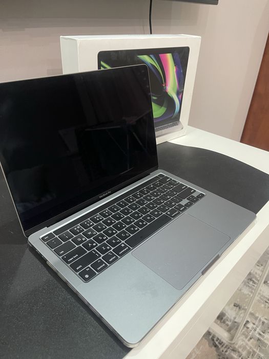 Ноутбук Apple MacBook Pro 13 2020 модель