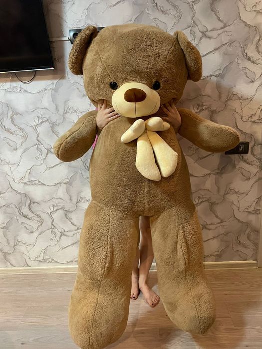 Большой плюшевый мишка