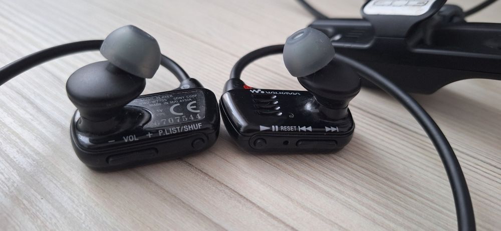 Sony walkman casti BCR-NWW270.