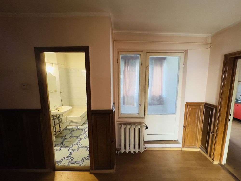 Vand Apartament 120mp , 4 camere, central cu loc de parcare