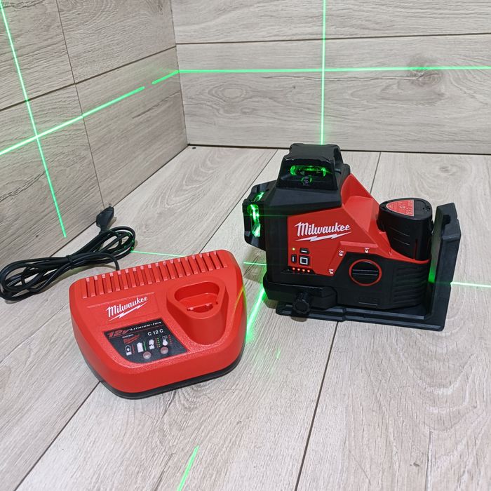 Laser profesional raza verde 360° cu 3 planuri Milwaukee M12 3PL