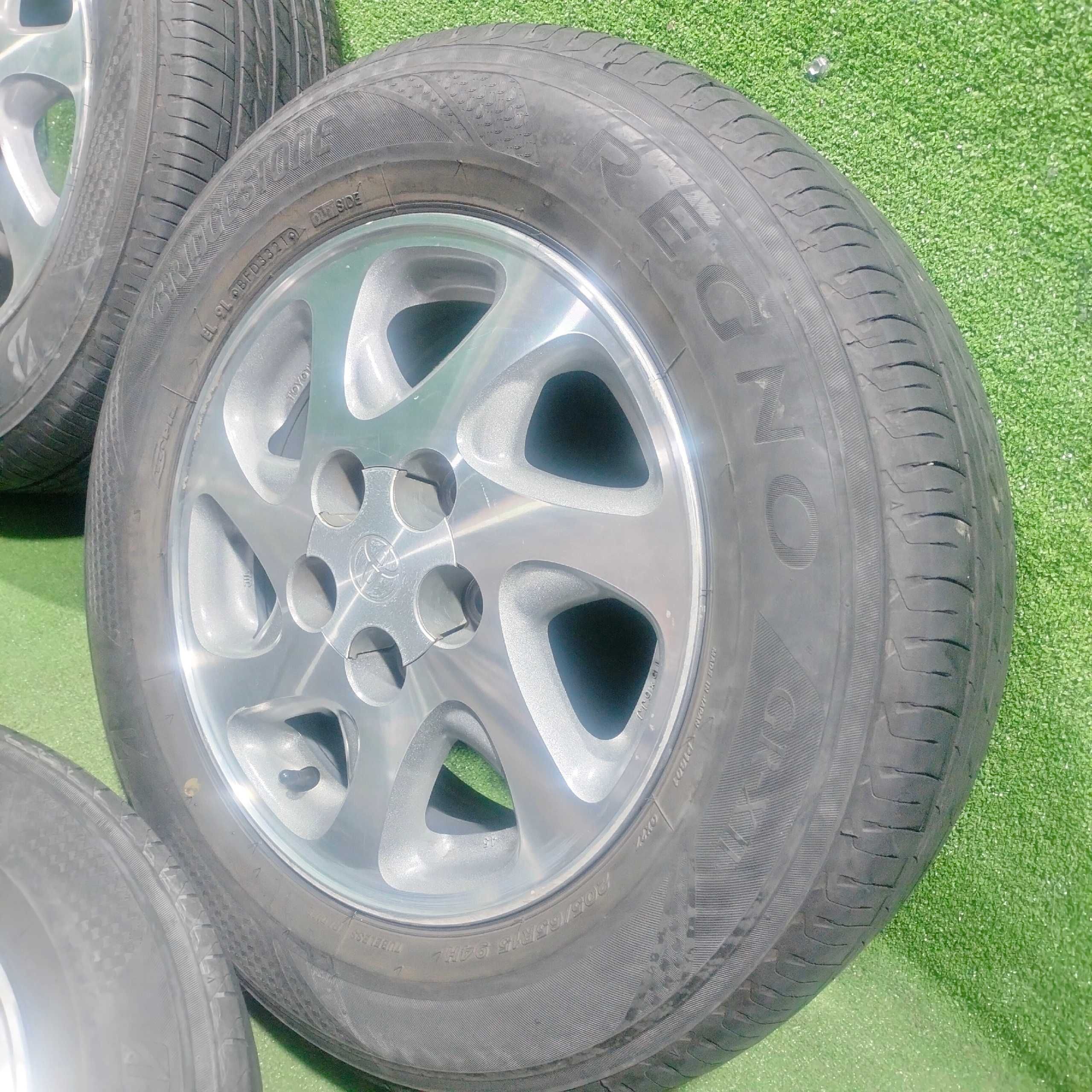 Продам Диск оригинал Toyota Gracia с шинами Bridgestone 205/65 R15