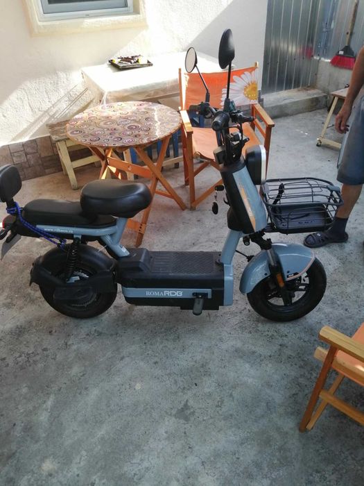Scuter electric marca RDB ROMA