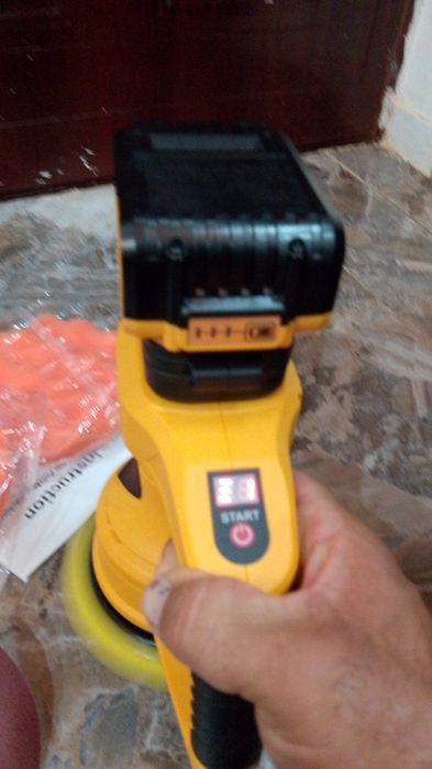 Șlefuitor orbital Dewalt.