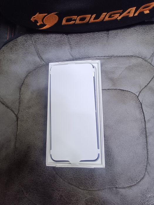 Samsung A56 5G yangi telefon ishlamagan karobkadan ochilgan holos