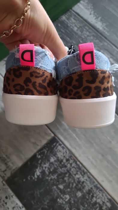 Adidasi dama Desigual originali 100%