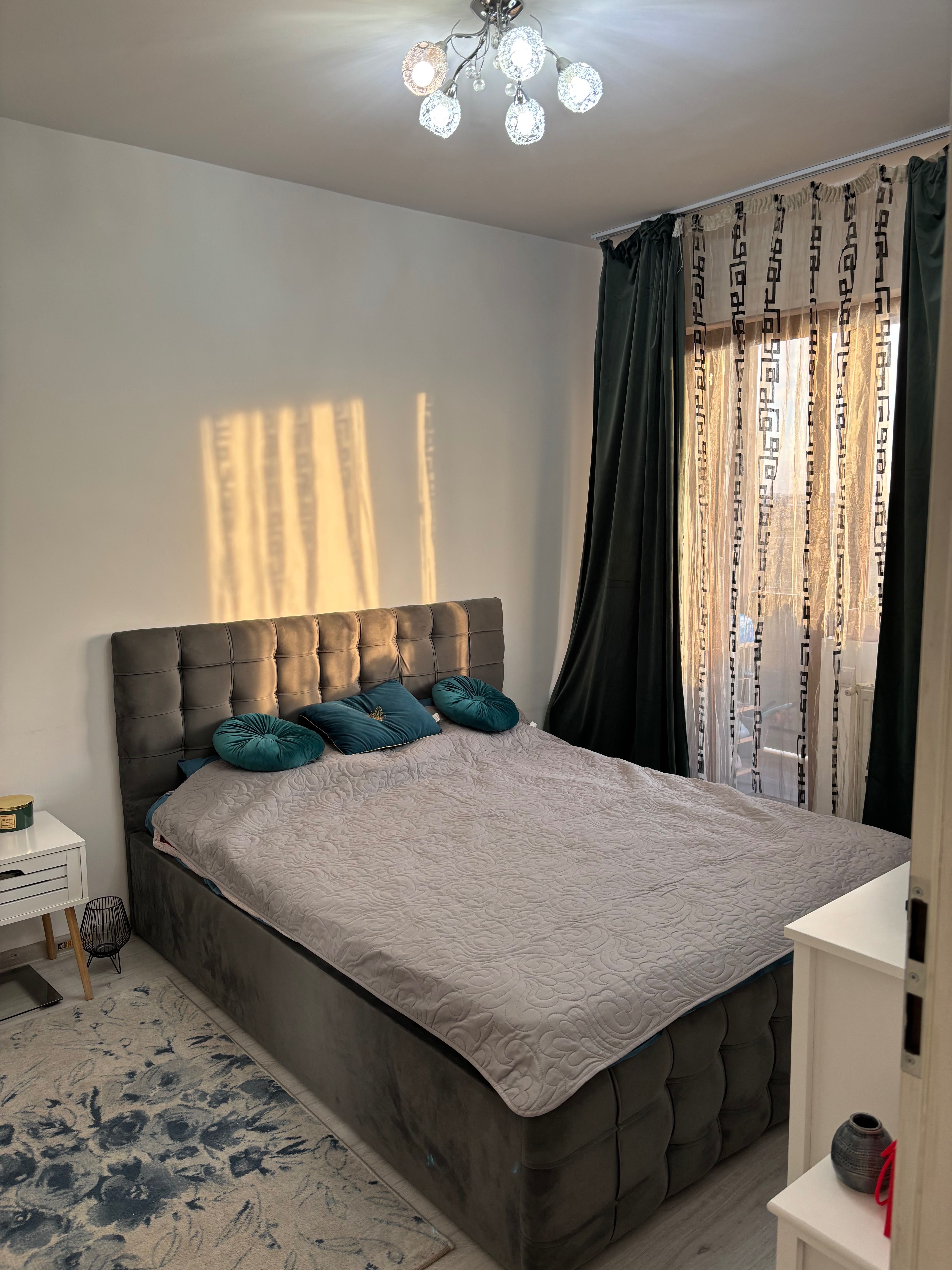 Apartament 3 camere in vila+curte