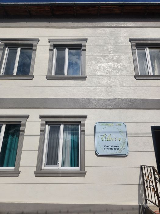 ПосуточноКоттедж гостевой дом,возле стадиона в центре города