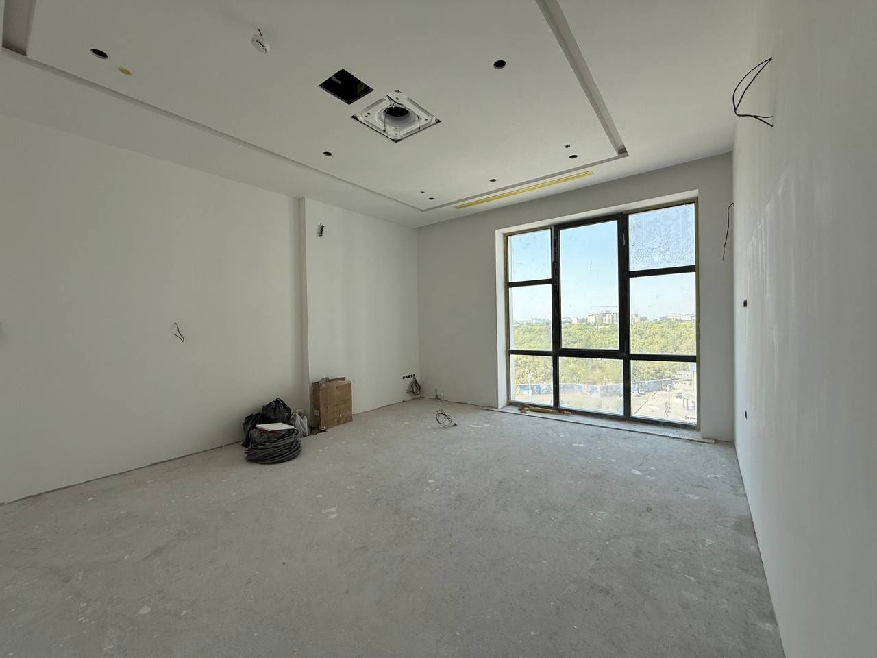 Продается офисное помемещение в бизнес центре 122м²