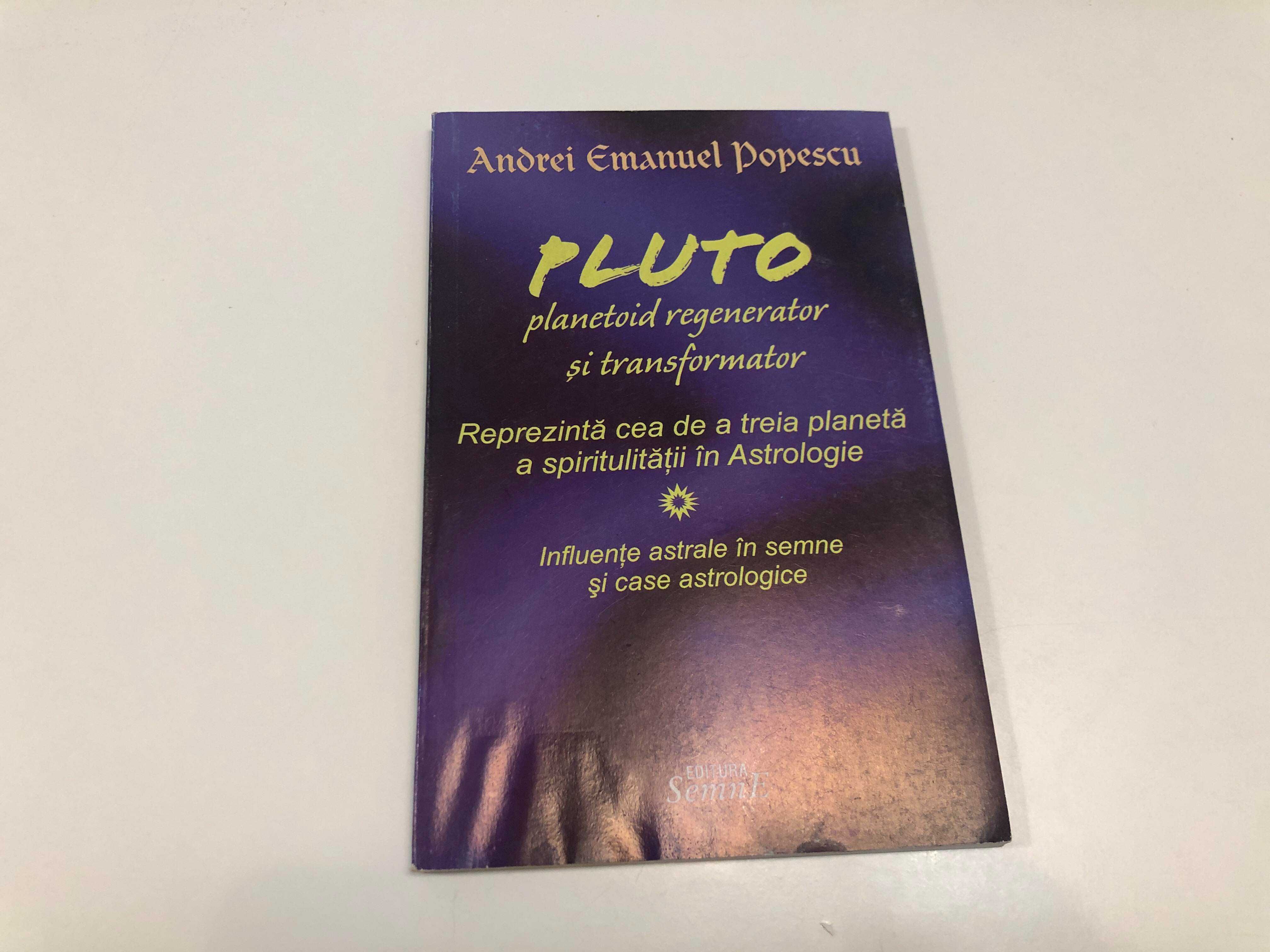 Carte "Pluto" de Andrei Emanuel Popescu