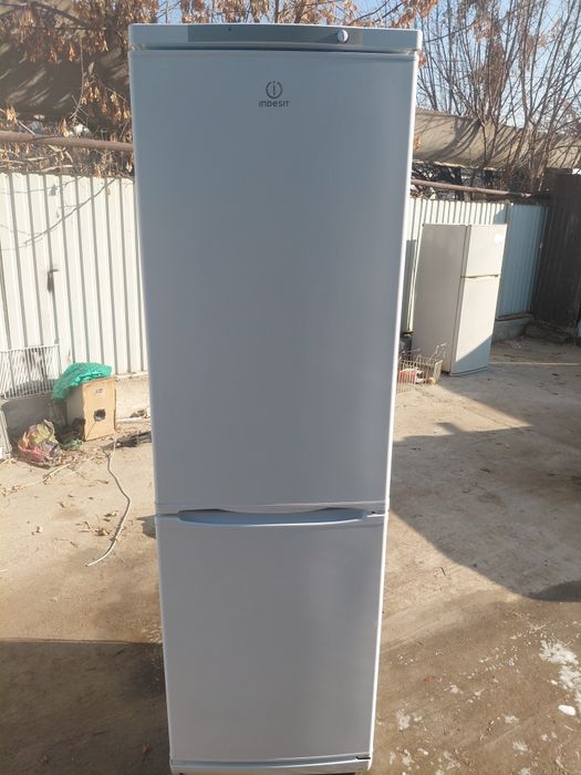Холодильник индезит рабочая Доставка есть