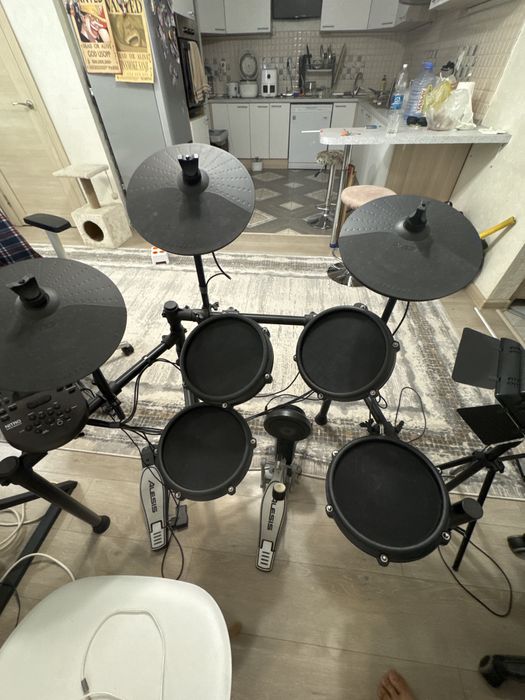 Продам электронную ударную установку Alesis Nitro Kit