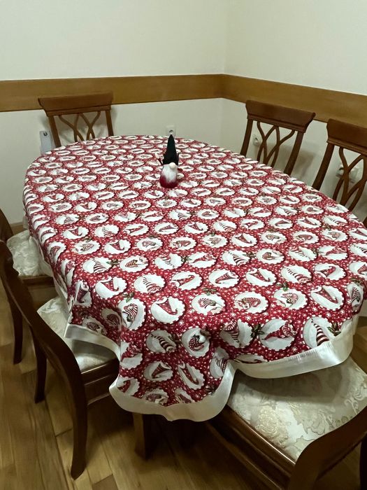 Коледна , красива покривка