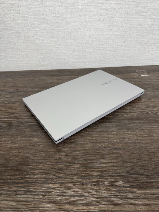 14-Го Поколения Asus VivoBook Ryzen-5 (Core i7) с 15.6 OLED Дисплеем!