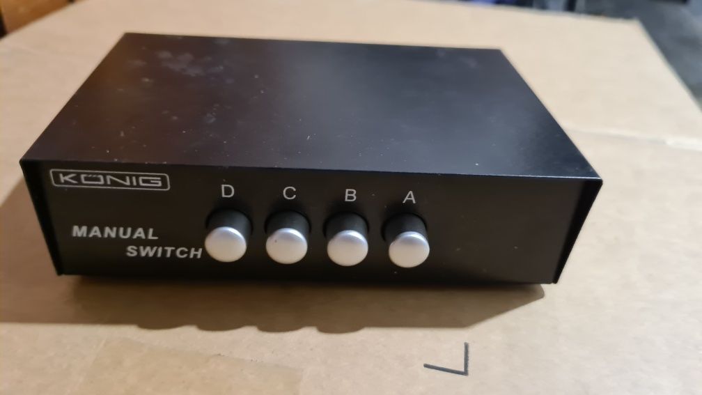 Switch VGA 4 x intrari/ 1 x iesire