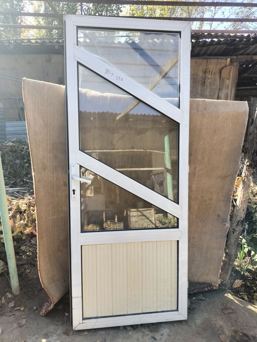 Продам б / у пластиковые окна. Алюминиевая рама. Умывальник большой ма