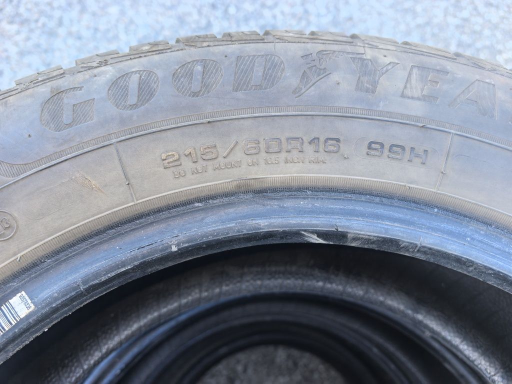 215 60 16 Good Year ultra grip XL