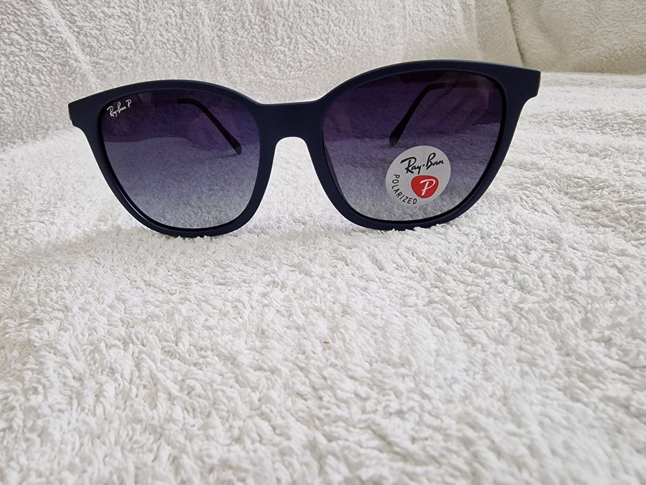 Ochelari de soare unisex Ray-Ban RB4333D- polarized